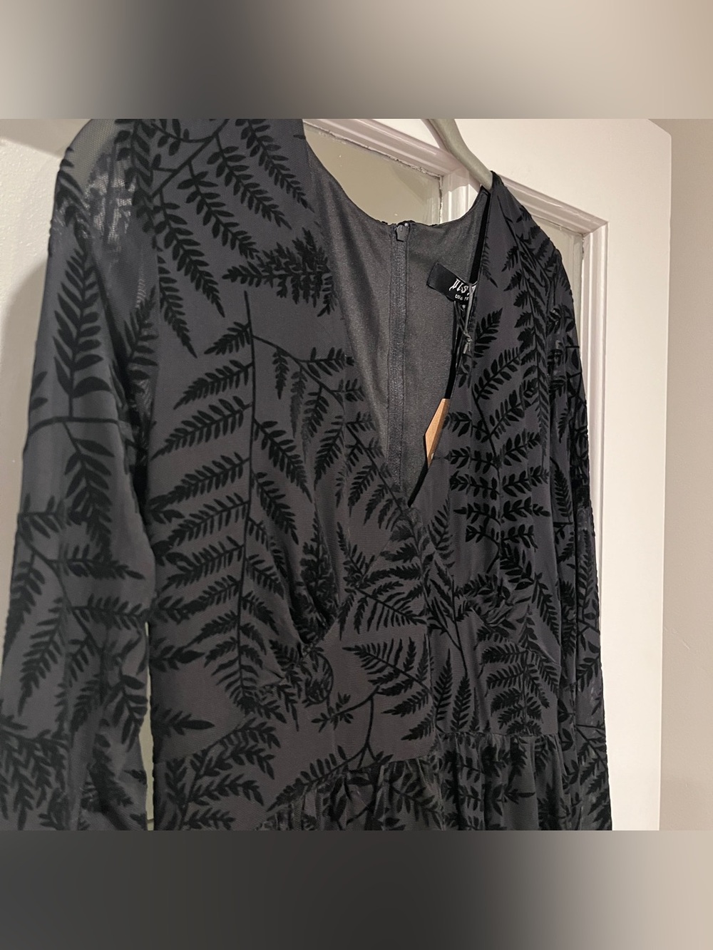 NWT Disturbia Lunafern Fern Leaf Flocked Mesh Flute Sleeve Black Mini Dress Sz 6 - Picture 8 of 13
